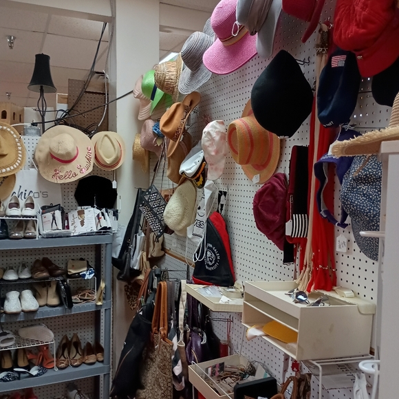 University of Florida (Puma) Gators 1 sz $34+Free hat oris Practically New - Picture 10 of 12